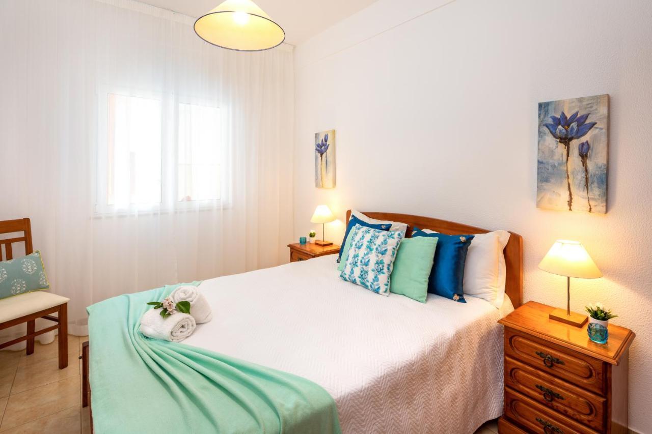 Apartamento Pe Na Areia, Armacao De Pera Bagian luar foto