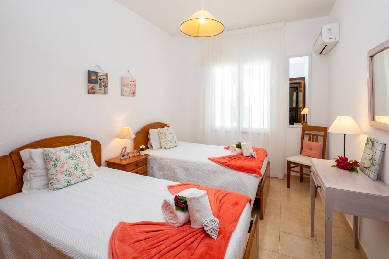 Apartamento Pe Na Areia, Armacao De Pera Bagian luar foto