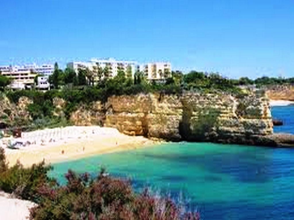 Apartamento Pe Na Areia, Armacao De Pera Bagian luar foto